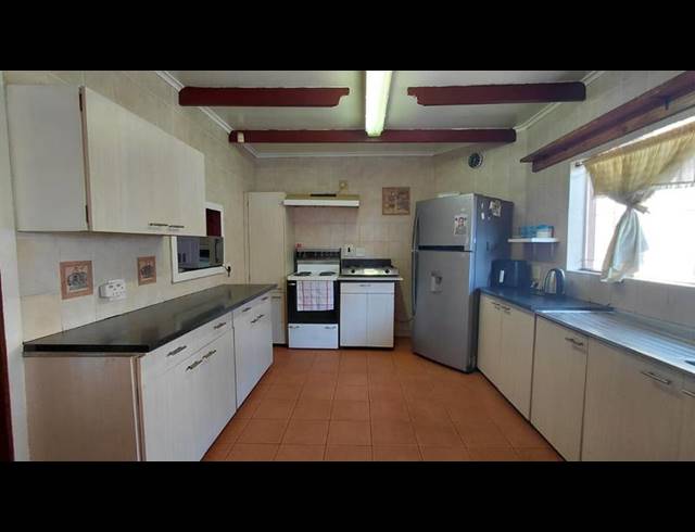3 BEDROOM HOUSE FOR SALE IN REWLATCH